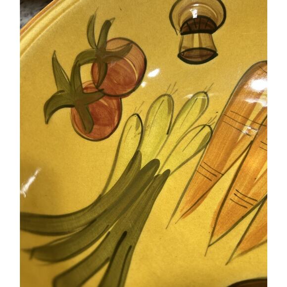 Vintage 1971 Los Angeles Potteries Hand Painted Vegetable Design Serving Bowl - Picture 7 of 8